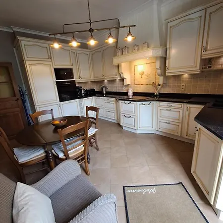 L'hote-antique Bouillon