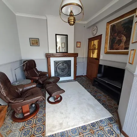 L'hote-antique Bouillon