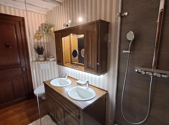 L'hôte-antique Bouillon