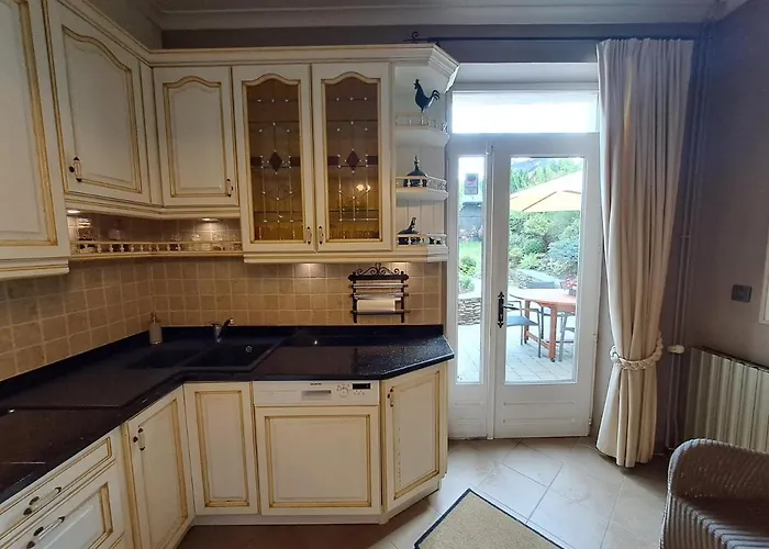 L'hôte-antique * Bouillon