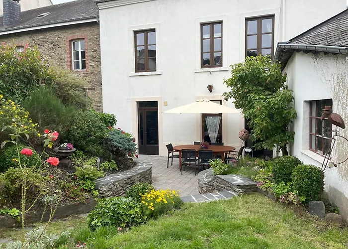 L'hôte-antique * Bouillon